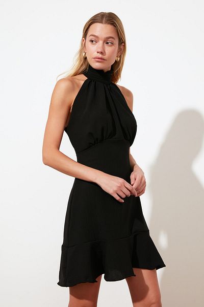 Trendyol Collection Schwarzes Neckholder-A-Linien-Minikleid aus Webstoff TWOSS21EL1538