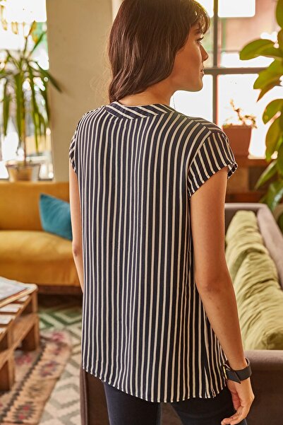 Olalook Női sötétkék V-nyakú csíkos viszkóz ing GML-19000188