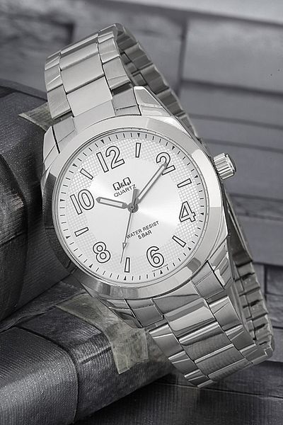 Q&Q Women's Wristwatch 3G684