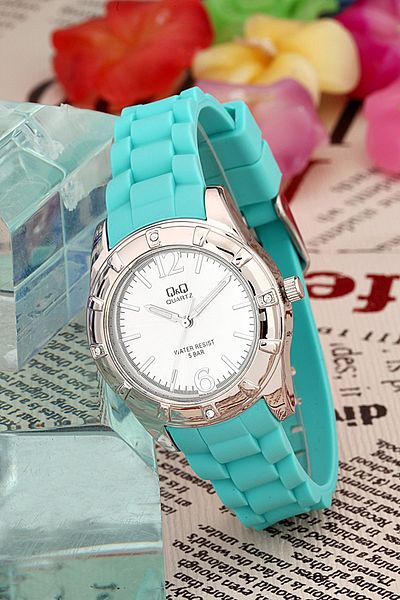 Q&Q Women's Wristwatch 3B723