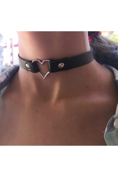 Metal Giyim Kalp Detaylı Chocker
