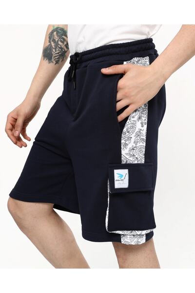 Owut Collection Чоловічі сині шорти з кишенями та деталями