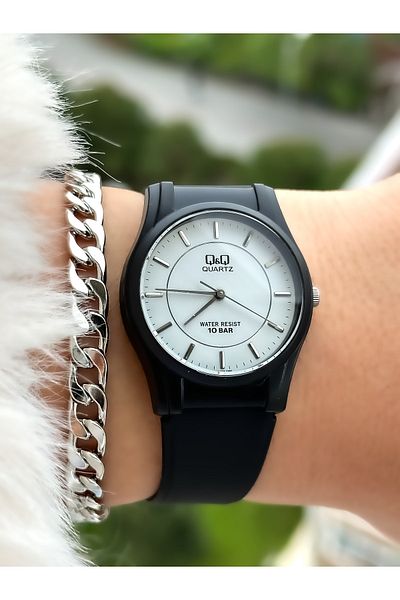 Q&Q Brand Black Silicone Band, Suitable for Pool and Sea Use, Women's Wristwatch + bracelet