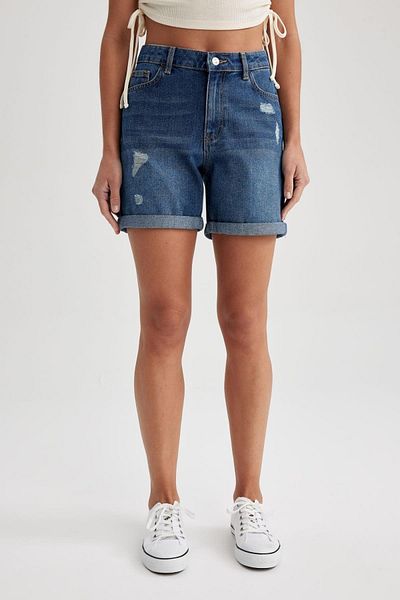 DeFacto Boyfriend Regular Waist Folded Leg Jean Shorts A2689ax23sm