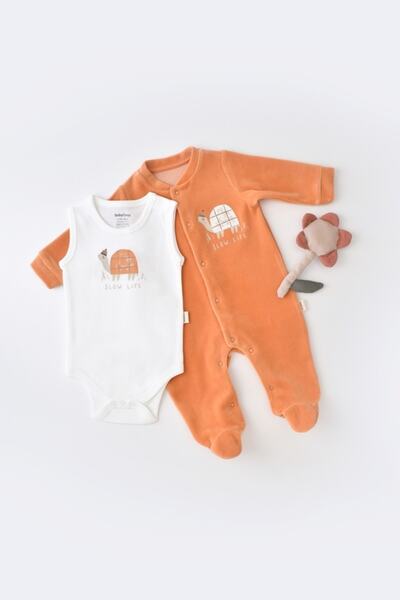 BabyCosy طقم بذلة بادي من المخمل العضوي مع أحذية السلحفاة