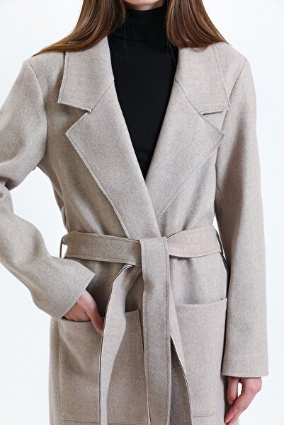 kabancım Dámský jednoduchý kabát s páskem s detailem šití a kapsou na tašku