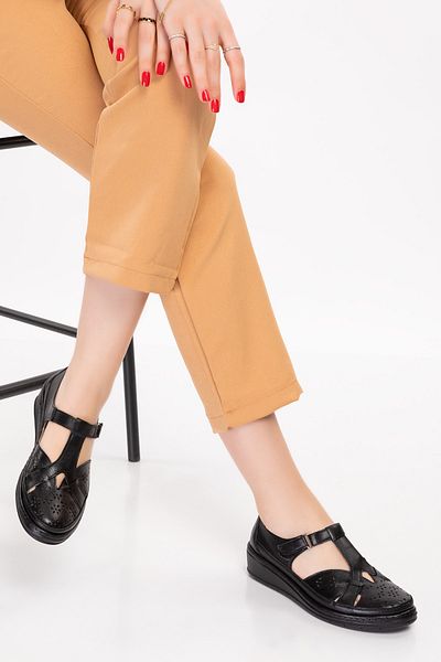 Akgün Terlik Pantofi ortopedici cu velcro, negri, din piele naturală