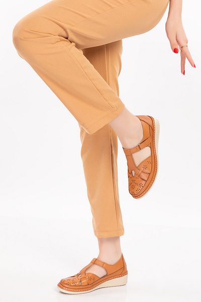 Akgün Terlik Pantofi ortopedici cu velcro ajustabili din piele naturală maronie