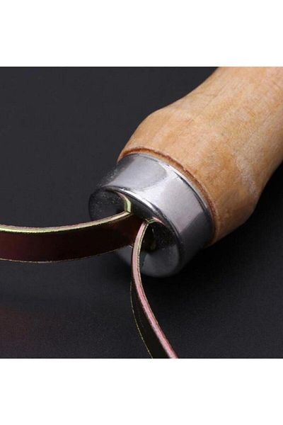 LOVYCO Wooden Handle Iron Clothes Lint and Fluff Collector| Cat Dog Sweater Cardigan Carpet Fabric Feather