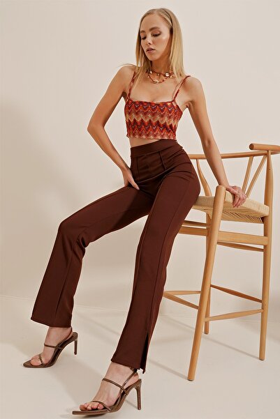 Trend Alaçatı Stili Dámské hnědé lycrové kalhoty s vysokým pasem a předním rozparkem ALC-X10346