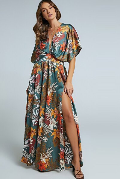 MissKybele Çiçek Desen Göğüs Sırt Dekolteli V Yaka Kısa Yarasa Kol Derin Yırt...