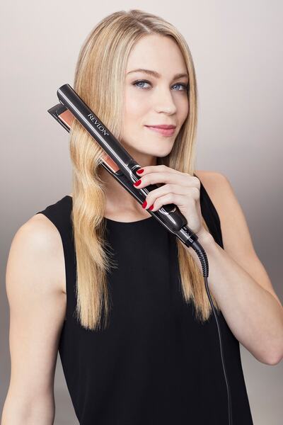 Revlon Seramik Kaplama Bakır Plakalı Saç Düzleştirici RVST2175E2