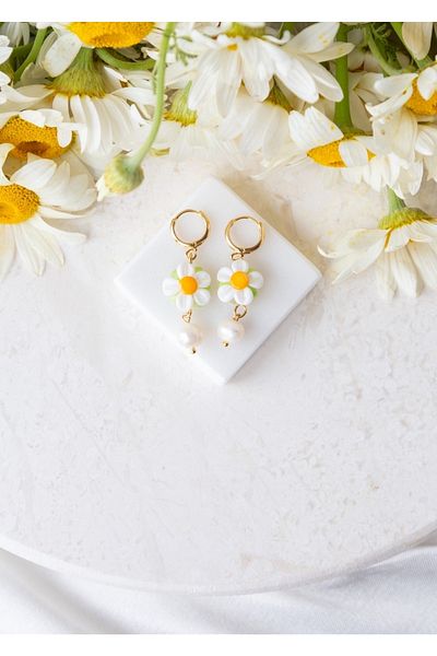 CHARMLUCKY Murano Daisy Pearl Earrings