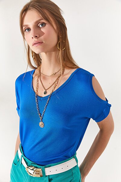 Olalook Bluză de damă Saks, albastră, cu decolteu în V, cu umeri decoltate, tricotată din viscoză BLZ-19002291