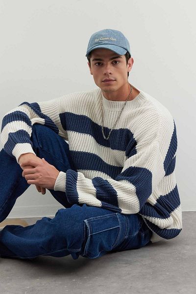 Trendyol Collection Indigofarbener, lässiger, übergroßer, weit sitzender, gestreifter Strickpullover mit Rundhalsausschnitt TMNAW23KZ00106