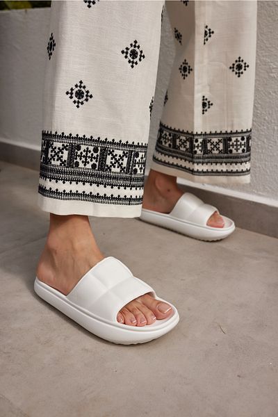ANGELİNA JONES Clarisa White Diamond Pattern Eva Summer Beach-day Platform Slippers