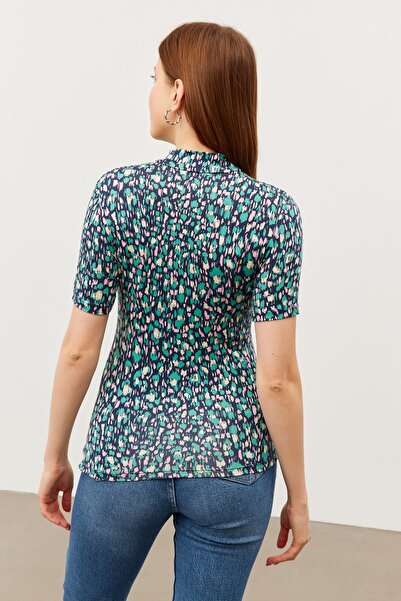 Bipantolon Γυναικεία κοντομάνικη μπλούζα λιλά τιρκουάζ με μοτίβο