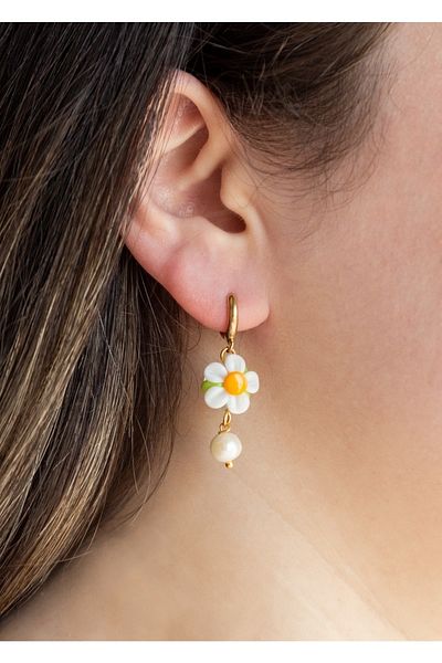 CHARMLUCKY Murano Daisy Pearl Earrings