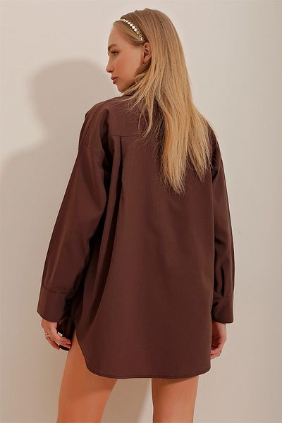 Trend Alaçatı Stili Dámská hnědá oversize dlouhá tkaná košile ALC-X6828