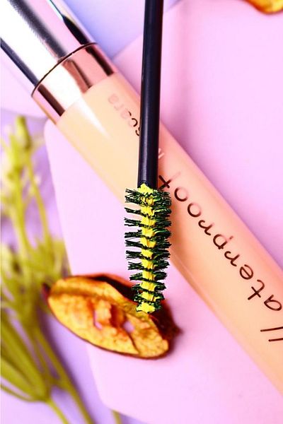 MUJGAN Waterproof Stunning Colorful Mascara with Cute Cat Pattern 12 Ml