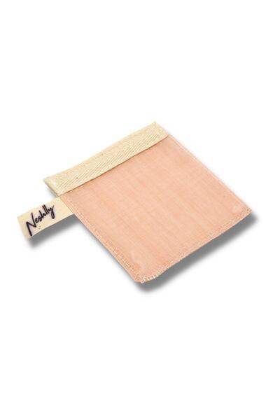 NESHLLY NATURAL مقشر الوجه من الحرير الخام من Neshlly