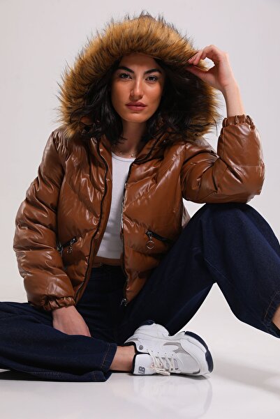 julude Светлокафяво дамско кожено палто с качулка