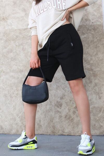 Madmext Pantaloni scurți Capri negri Mad Girls Mg1171