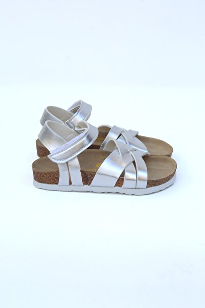 ELİT SHOES صندل أطفال فضي اللون بحزام متقاطع من Madli M030