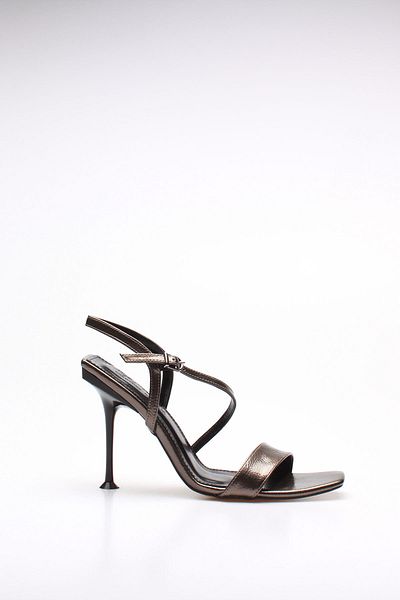 ROVIGO Women's Platinum Wrinkled Patent Leather Heeled Shoes