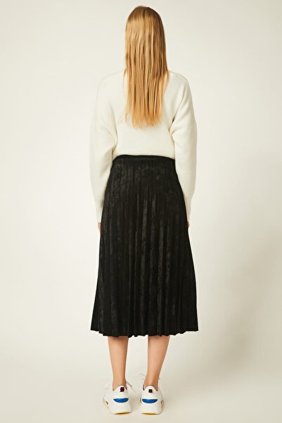 Happiness İstanbul Fustă de damă neagră din catifea plisată cu talie elastică FN00829