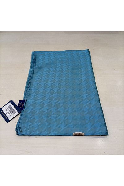 Levidor Houndstooth Jacquard Shawl