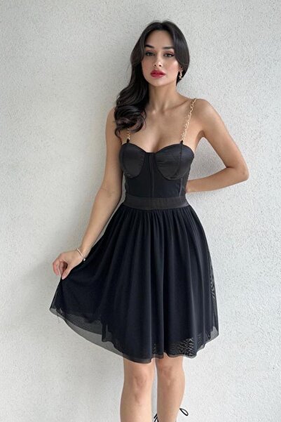 lovebox Astarlı Kloş Kesim Zincir Askılı Sırtı Gipeli Gloplu Siyah Abiye Elbi...