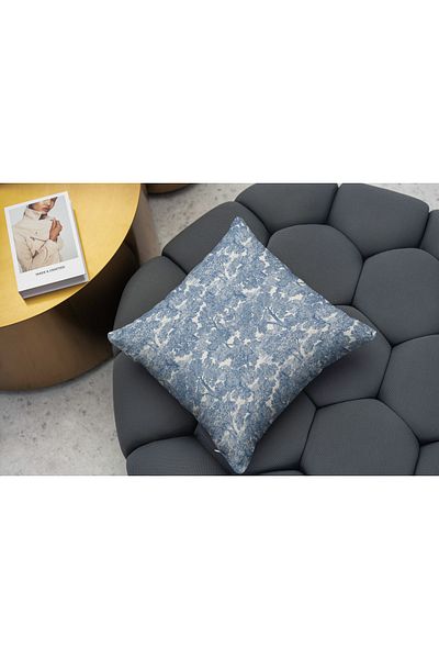 RUGSMODERN Калъфка за възглавница Cushion Bleu Blanc, синьо-бяла, с дигитален щампован ботанически мотив, 104 бр.