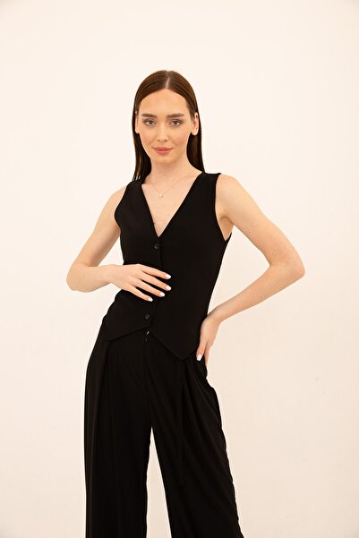 Laranor Black Buttoned Classic Cut Vest