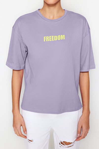 Trendyol Collection Πλεκτό μπλουζάκι με λαιμόκοψη λιλά 100% βαμβάκι με στάμπα Χαλαρή/Άνετη Εφαρμογή Πλεκτό T-Shirt TWOSS21TS0316