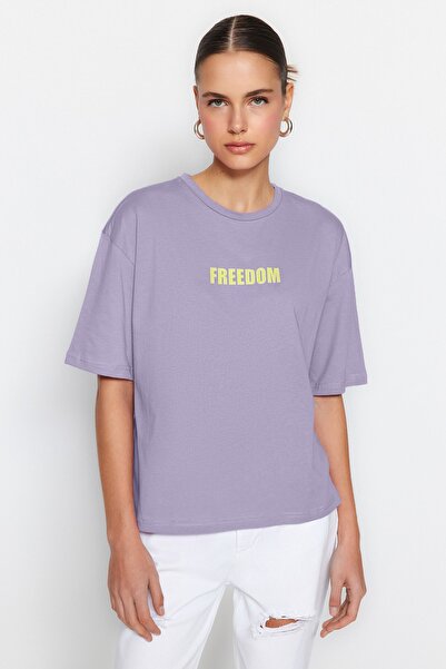 Trendyol Collection Πλεκτό μπλουζάκι με λαιμόκοψη λιλά 100% βαμβάκι με στάμπα Χαλαρή/Άνετη Εφαρμογή Πλεκτό T-Shirt TWOSS21TS0316
