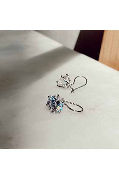 GÜLŞAH SEZER Tek Taş Sallantılı Küpe