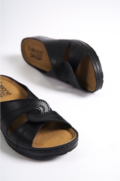 Capone Outfitters Anatomiczne, miękkie i wygodne kapcie dla mamy na koturnie