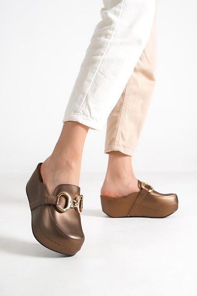Capone Outfitters Anatomisch weiche, bequeme Mutterhausschuhe mit Keilabsatz