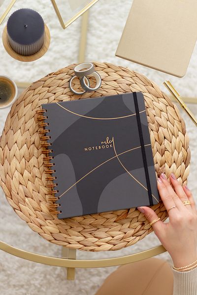 Matt Notebook 19x21 Cm Pătrat Elastic Spirală Copertă Tare Blocnotes Cu dungi