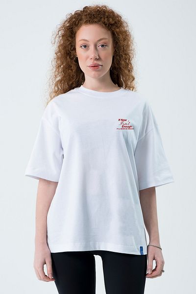 Eazy Co تيشيرت Is't Enough White للجنسين بأكمام قصيرة وطبعات منقوشة كبيرة الحجم