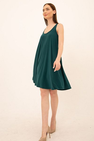 Laranor Emerald Green U-Neck Relaxed Fit Dress