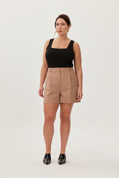 LUOKK Kasey Flexible Fabric Short Woven Plus Size Shorts