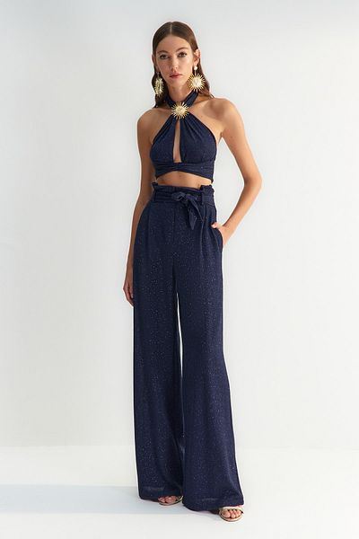 Trendyol Collection X Zeynep Tosun Marineblaue Lurex-Strickhose mit Gürtel TCLSS23PL00002