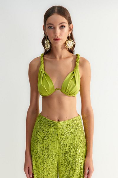 Trendyol Collection X Zeynep Tosun Hellgrünes Träger-Bustier mit detailliertem Bügel TCLSS23BS00009