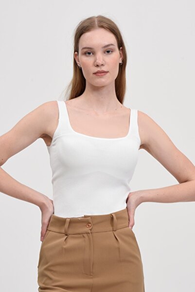 Fanori Woman Fitted/vücuda Oturan Crop Kare Yaka Fitilli Esnek Beyaz Örme Atlet