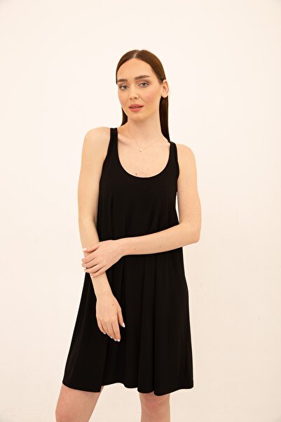 Laranor Black U-Neck Relaxed Fit Dress