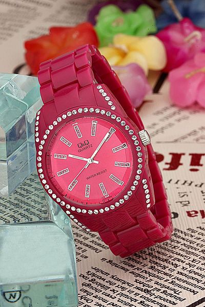 Q&Q Women's Wristwatch 3B705