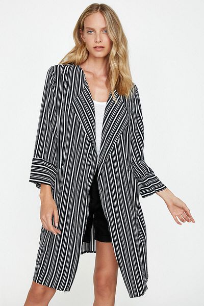 Koton Žena
 Černé pruhované kimono 8YAK52671UW