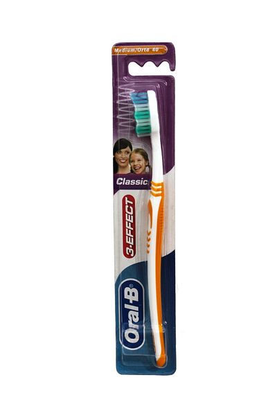 Oral-B فرشاة أسنان أورال-بي تي بي كلاسيك 40 متوسطة (5921)